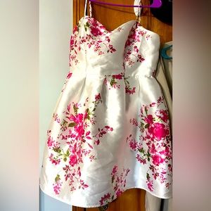 Juniors floral garden dress size 9